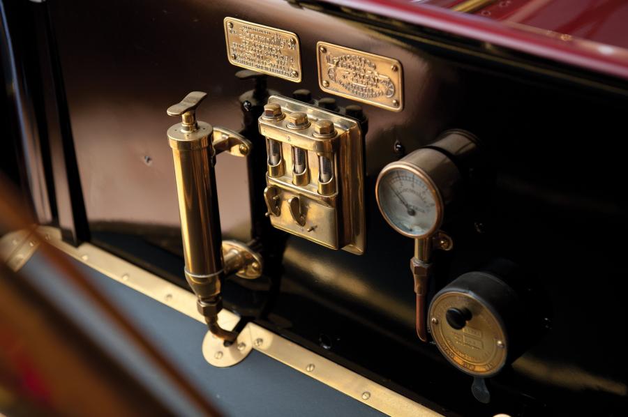 Панель приборов Locomobile Model E Roadster 1907 года  (фото 7 из 19)